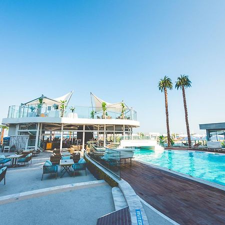 White Tower Mamaia Prestige Apartments Экстерьер фото