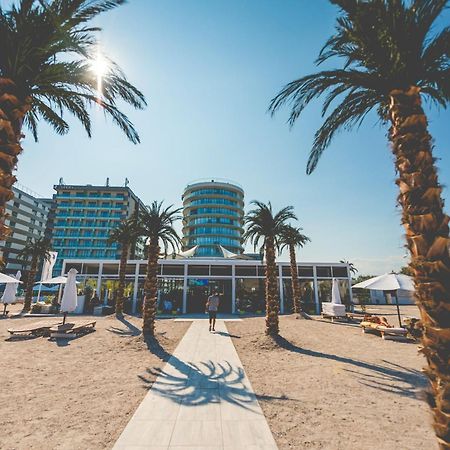 White Tower Mamaia Prestige Apartments Экстерьер фото