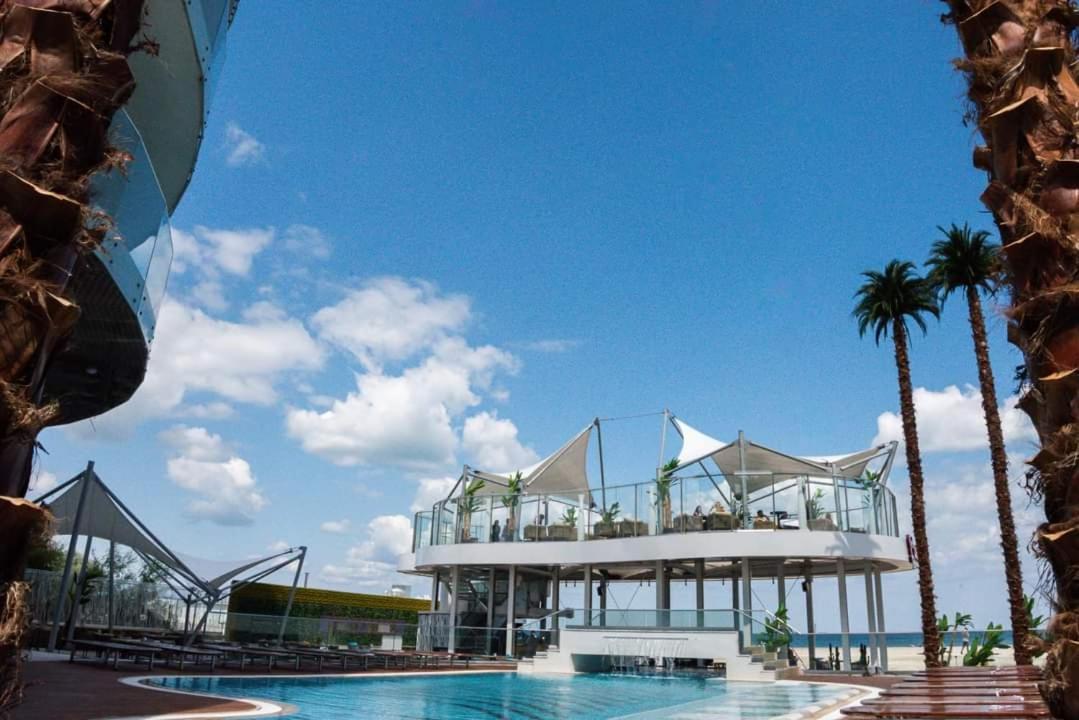 White Tower Mamaia Prestige Apartments Экстерьер фото