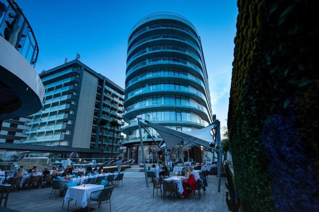 White Tower Mamaia Prestige Apartments Экстерьер фото