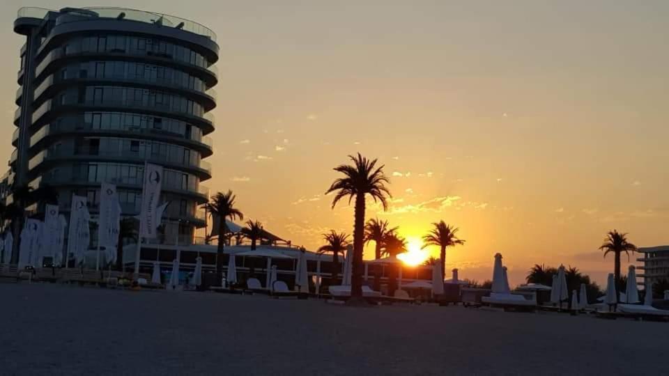 White Tower Mamaia Prestige Apartments Экстерьер фото