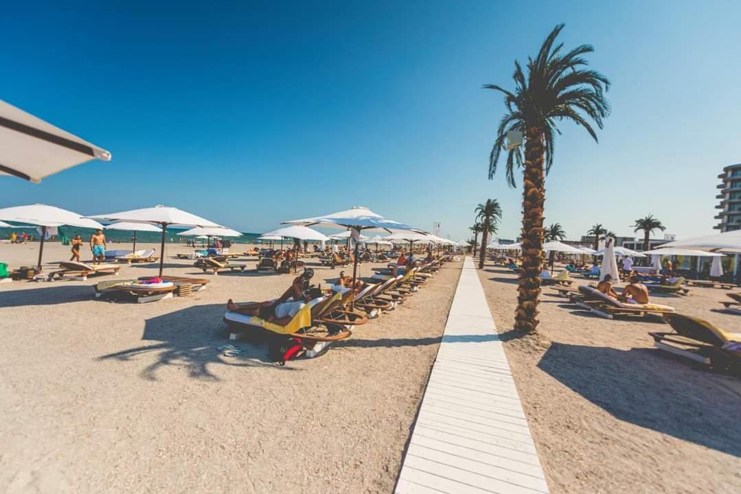 White Tower Mamaia Prestige Apartments Экстерьер фото