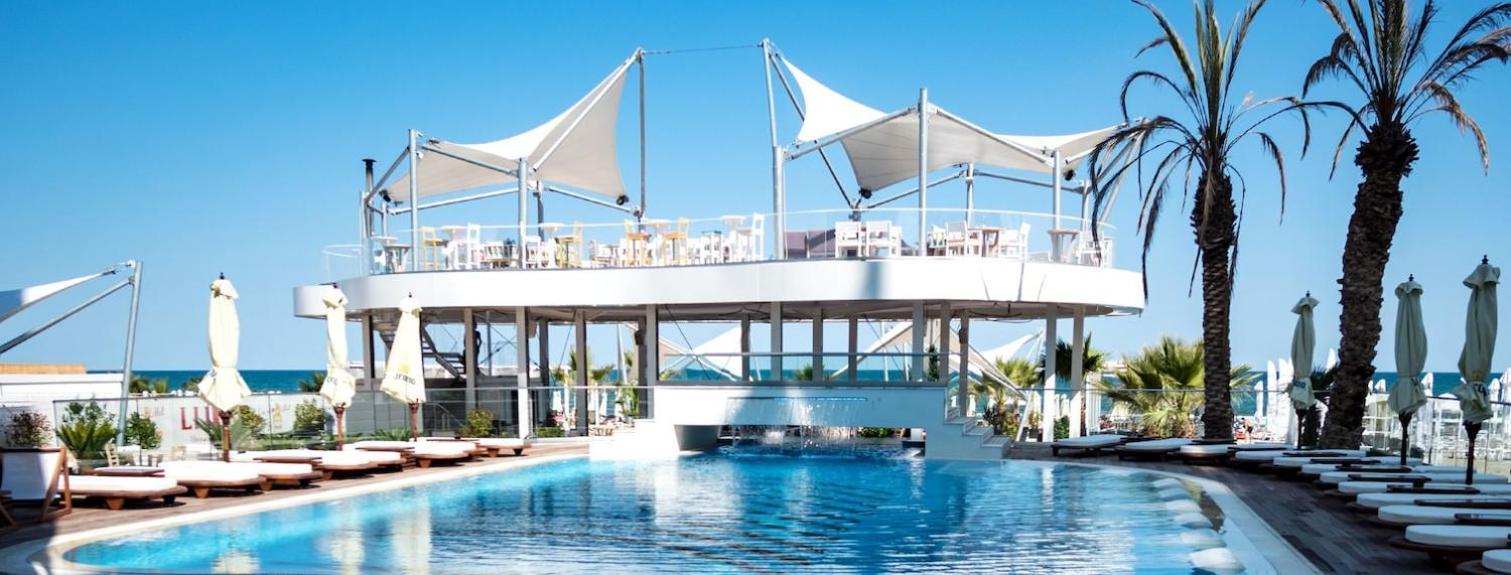 White Tower Mamaia Prestige Apartments Экстерьер фото