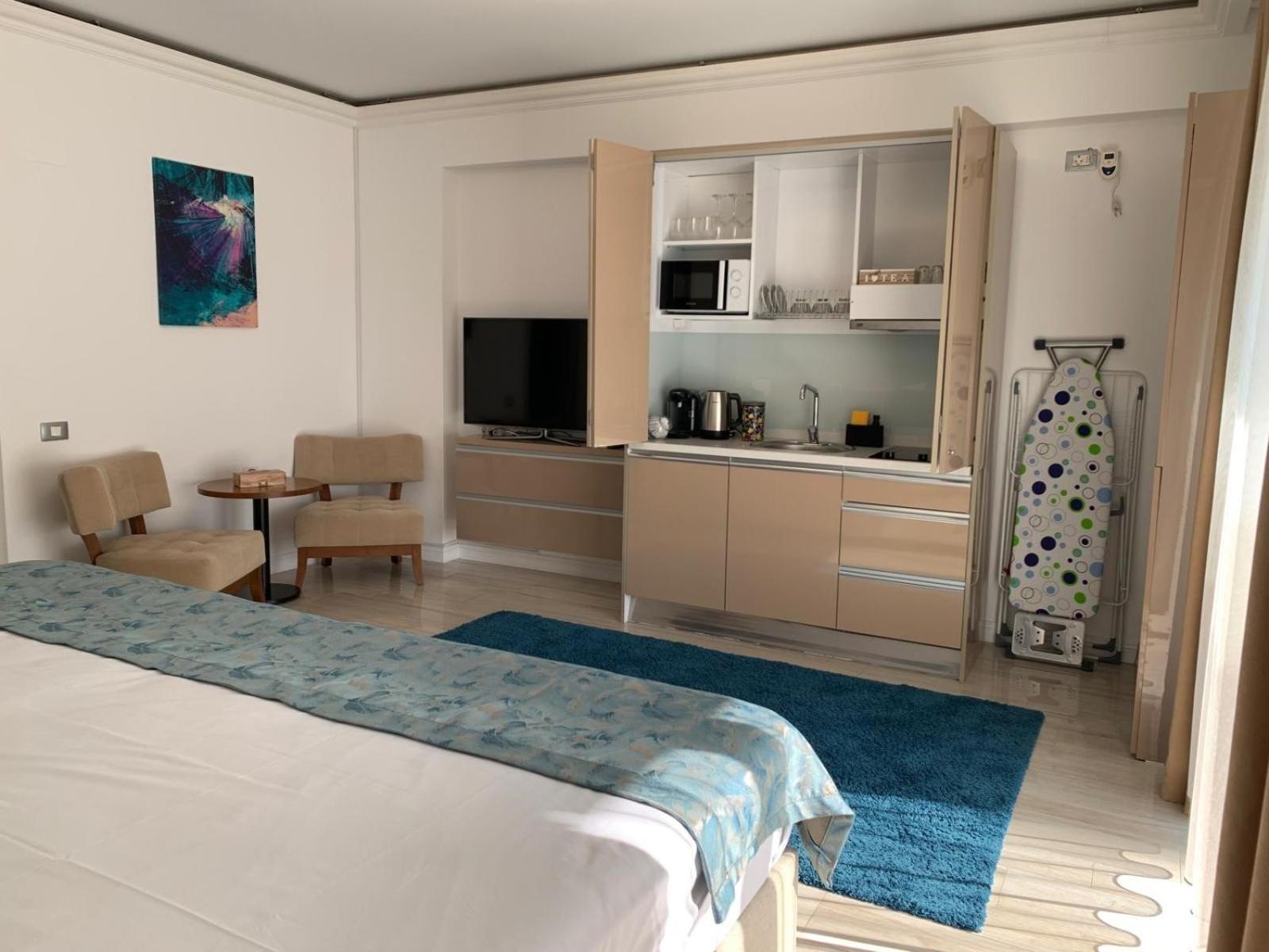 White Tower Mamaia Prestige Apartments Экстерьер фото